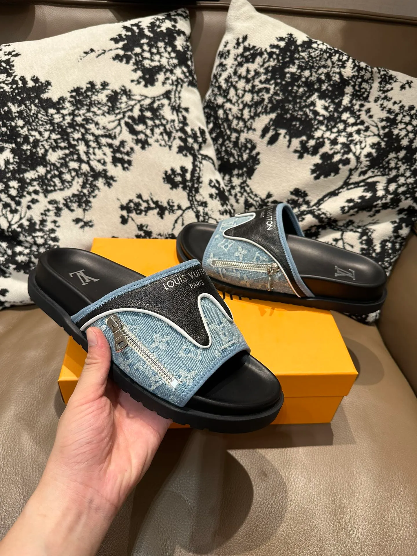 Men's shoes 💰340💰 LV zipper new style, cowhide surface, sheepskin lining, size 36-46
